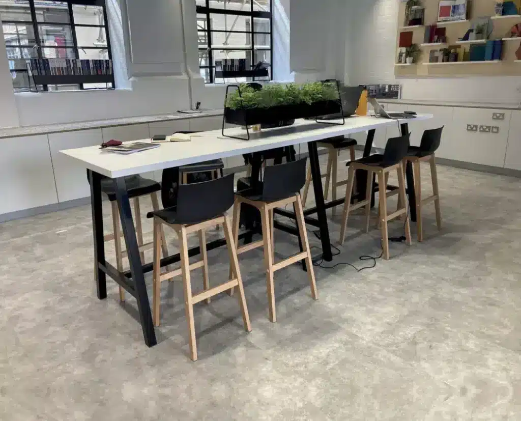 Tabouret de réunion