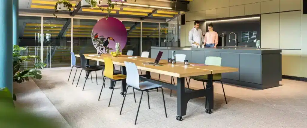 Chaise pour les salles de réunion