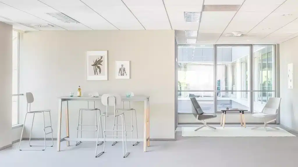 Table haute pour les espaces informels