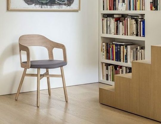 Chaise visiteur en bois