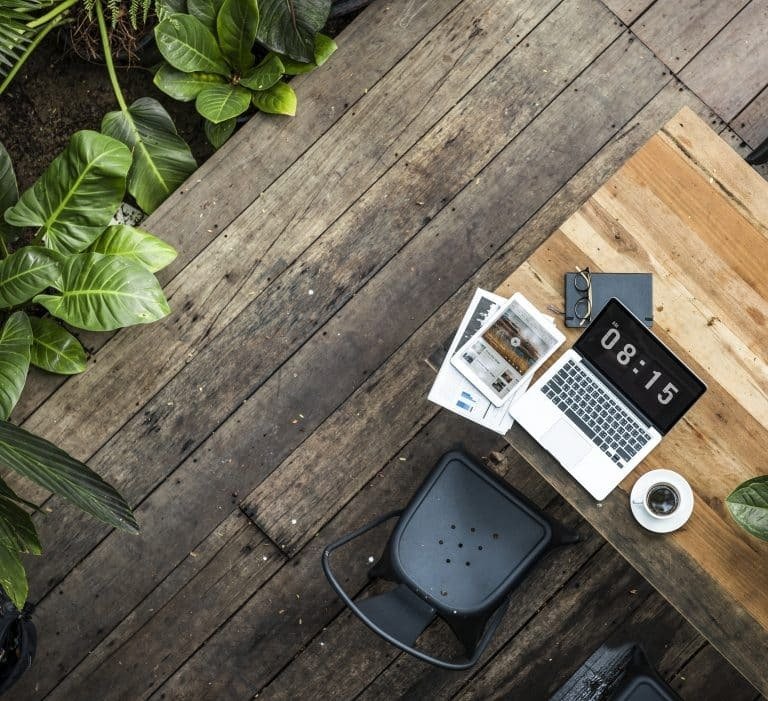Comment aménager son espace de travail avec des matériaux recyclés ?