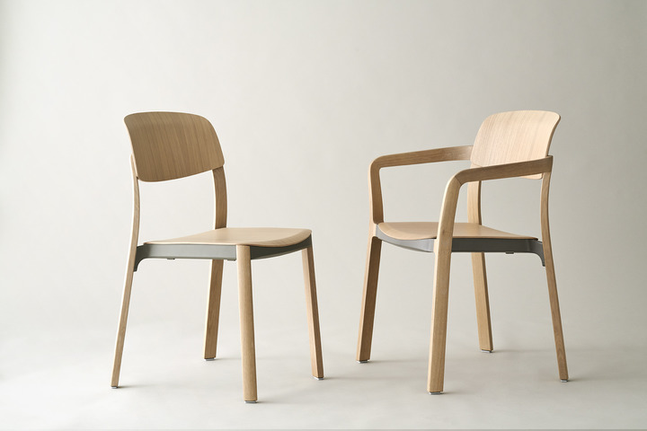 Chaise en bois pour les espaces informels