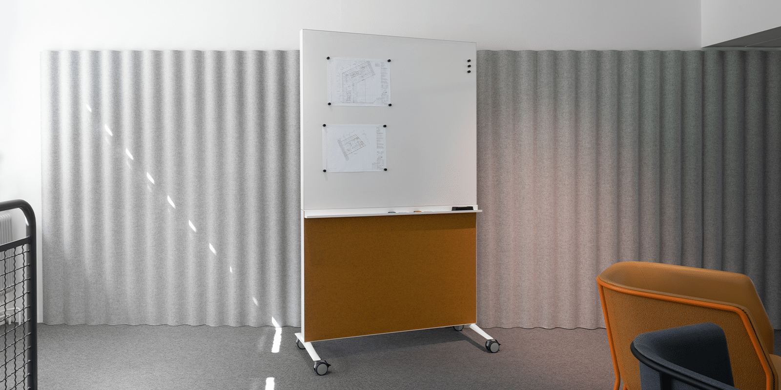 Tableau acoustique et écritoire