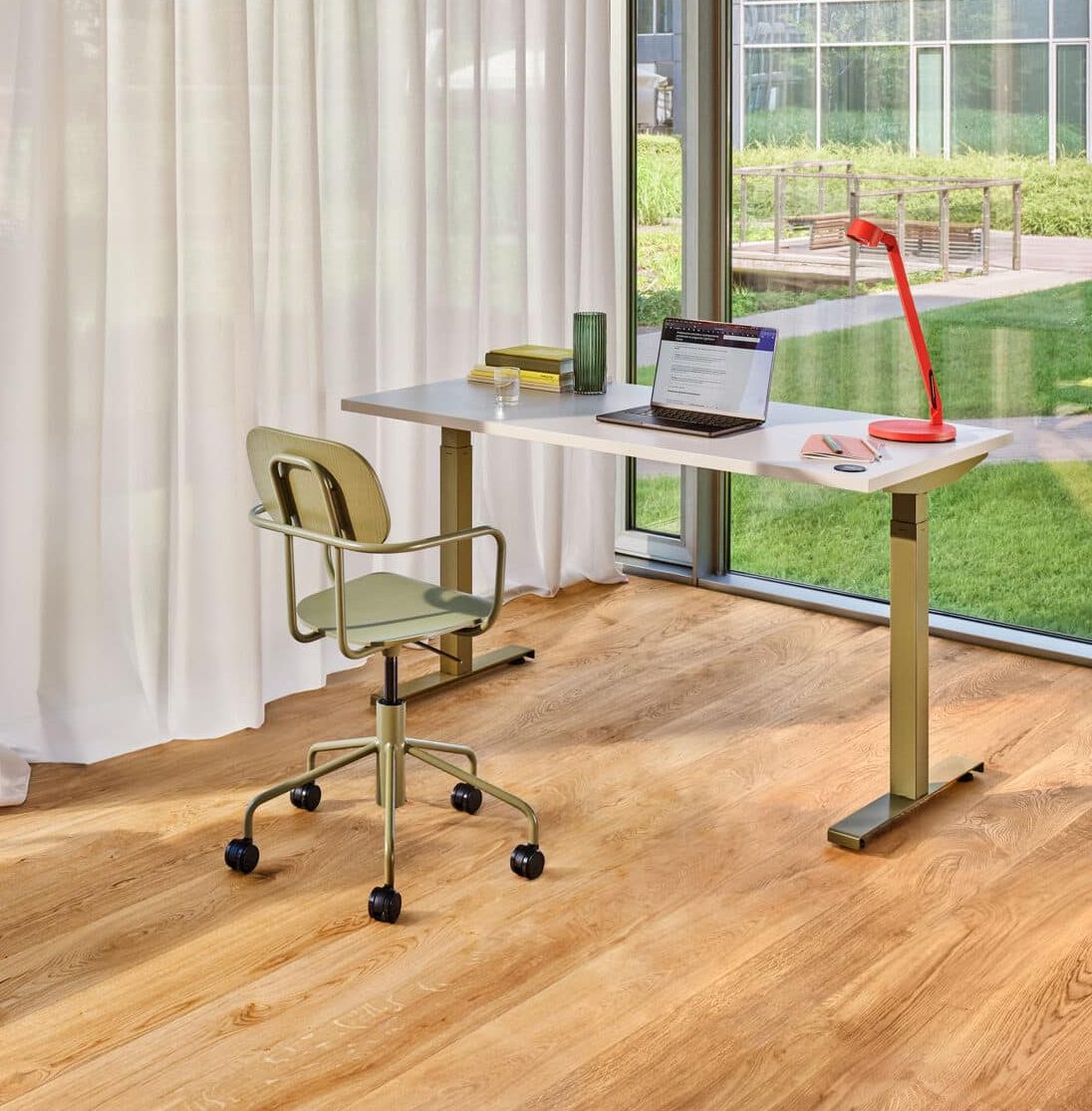 Bureau Ogi drive réglable en hauteur