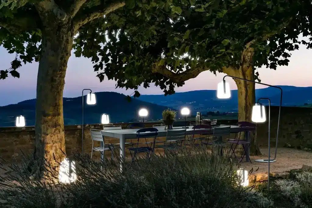 Table pour les espaces extérieurs