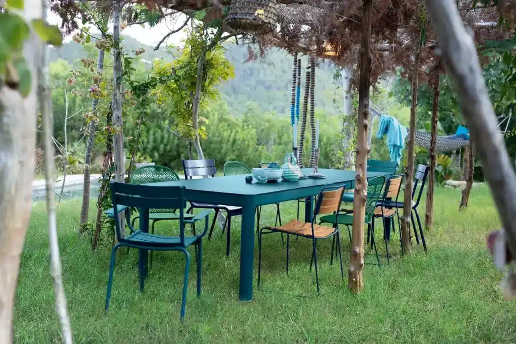 Table pour les espaces extérieurs