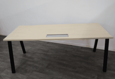 Bureau de travail de seconde main