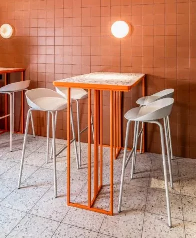 Tabouret pour les espaces de travail