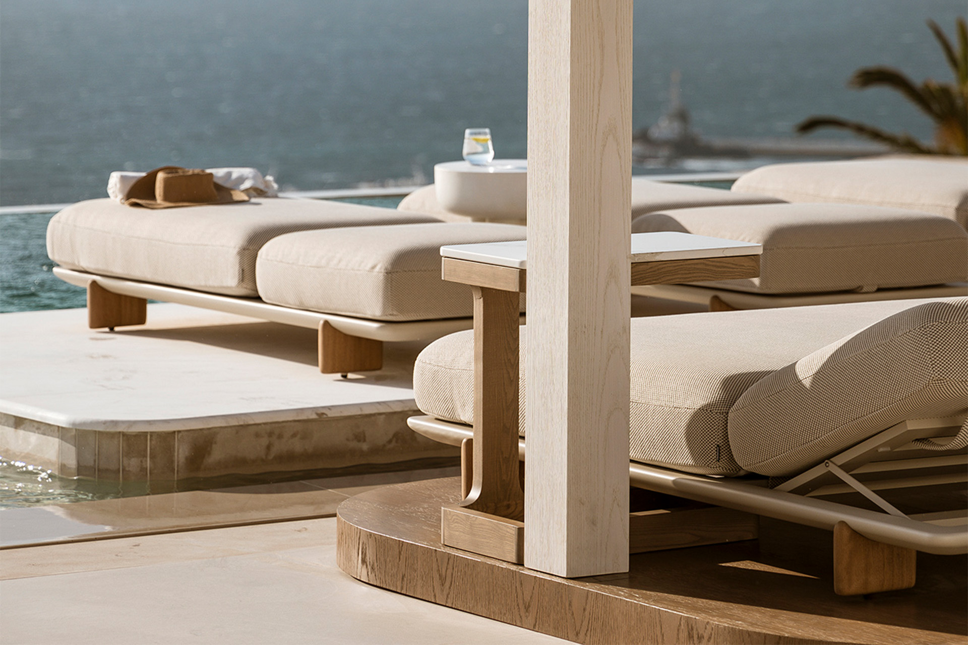 Chaise longue