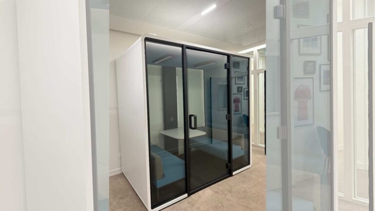 Cabine acoustique 4 personnes