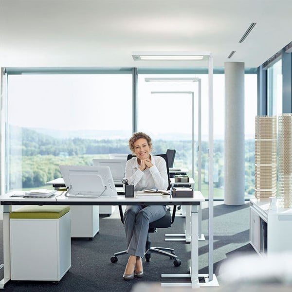 Lampadaire de bureau réglable