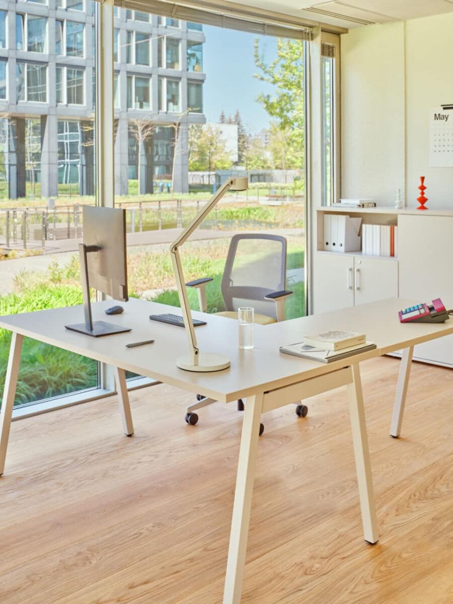 Bureau individuel moderne