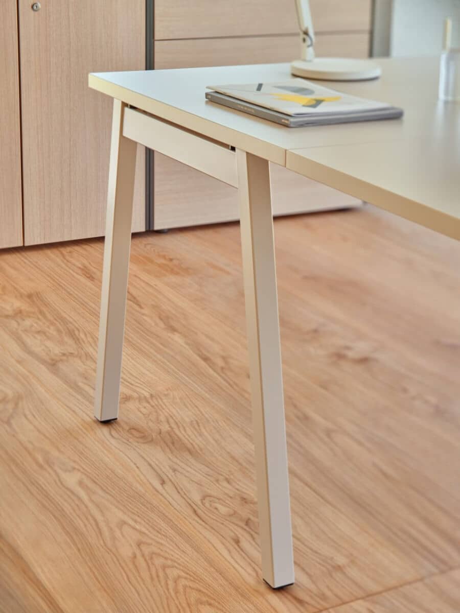 Bureau individuel moderne