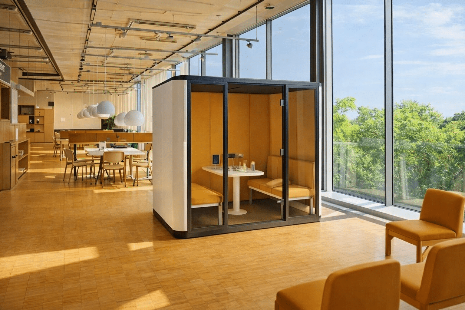 Cabine acoustique 4 personnes