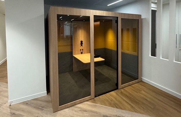 Cabine acoustique 4 personnes